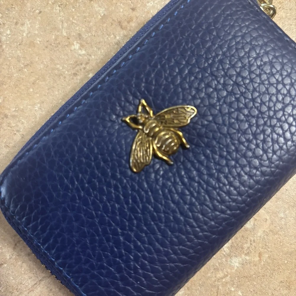 Elegant Navy Blue Faux Leather Card Holder with Brass Bee Accent